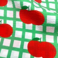 100% Baumwolle Gekämmter Gewebter Salzschrumpfstoff Atmungsaktiv Fruchtdruck Knitter-Textur Knitterresistent Abaya Hijab Kleid Hemd