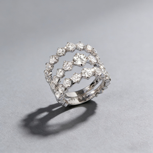 Anillo de compromiso y moda de plata personalizado con oro macizo de 10K/14K/18K, con circonitas cultivadas en laboratorio CVD de calidad IGI VVS-VS, corte brillante, estilo clásico y diseño en racimo. - Product Image 3