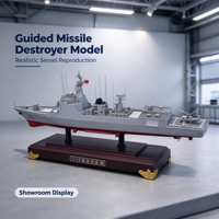 Modèle de navire de guerre à l'échelle, destroyeur à missiles guidés, sur socle en bois