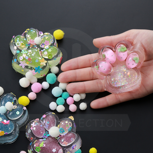 Juguetes Blandos Sensoriales de TPR de Colores al por Mayor, Patas de Gato Kawaii Mochi, Juguetes Elásticos de Navidad Unisex de 7cm - Product Image 4