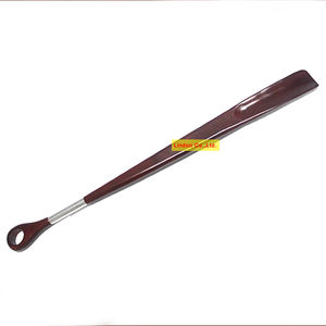 Calzascarpe in Legno Personalizzato con Logo, Manico Lungo per Hotel e Casa - Product Image 1