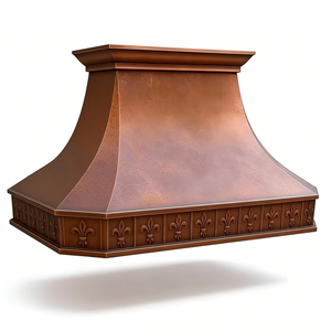 Maßgefertigte Handgehämmerte Kupfer-Dunstabzugshaube im Traditionellen Europäischen Villenstil mit Geprägtem Schürzenmuster Einsatzbereit für Inselinstallation - Product Image 4