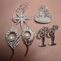 Broche classique Miss Universe Crown Design avec strass, ceinture de reconstitution historique ceintures décoration fille Souvenir cadeau broches