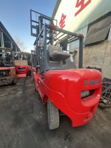Montacargas Diésel de Bajo Consumo de Combustible, <span class=keywords><strong>4.5</strong></span> Toneladas, Mástil de Dos Etapas, Dimensiones de Horquillas 1220x125x50, Desplazador Lateral Hidráulico, Horquillas Sólidas/Neumáticas - Product Image 2