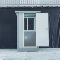 Cabine de toilettes préfabriquée portable, unité de toilettes mobiles avec lavabo pour les sites extérieurs