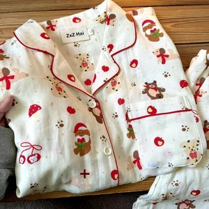 Set <span class=keywords><strong>Pigiama</strong></span> Natalizio con Orsetto per Donna, Traspirante in Poliestere, Cardigan a Maniche Corte con Colletto Rovesciato, Pantaloncini Estivi Eleganti e Femminili - Product Image 5