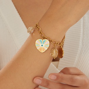 Conjunto de Collar y Pulsera de Acero Inoxidable con Baño de Oro 18k PVD, Diseño de Palma de la Suerte y Corazón en Colores Caramelo, Ideal para Regalo de Aniversario o Boda - Product Image 3