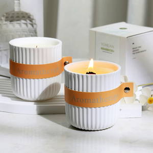 Luxury Private Label Handmade Soybean Wax Wood Core Meteor Pattern Wax Soy Cup Candle Smokeless Scented Candle for Bedroom Gifts