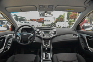 Precio al por mayor: Coche usado Hyundai Elantra 2012 2013 2015 2016 2017, sedán automático, emisiones Euro VI, sin accidentes. - Product Image 3