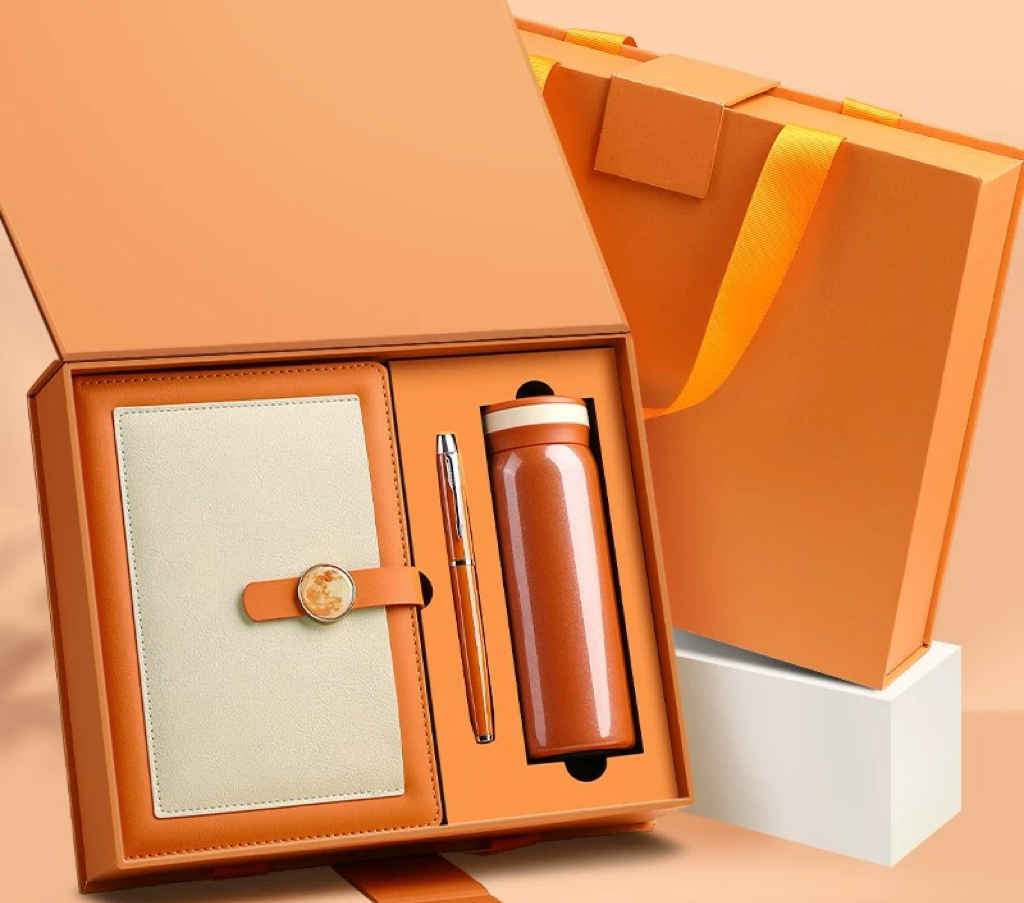 Carnet orange + stylo + tasse