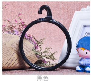 Appendiabiti Rotondo in Plastica Trasparente da 13 cm per Esposizione Bikini - Product Image 3