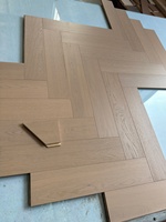 Planches de parquet multicouches Bowin, finition huilée UV, grade AB, chêne, chevron, 14/3 mm, surface lisse brossée claire