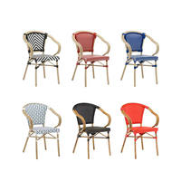 Chaise de bistrot empilable en osier pour patio, ensemble table et chaise de salle à manger pour restaurant en plein air vintage, jardin à la française pour mariage, café et hôtel