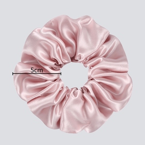 Coleteros de Seda de Morera 100% Pura al por Mayor, con Logotipo Personalizado, 22 Momme, Lazos para el Cabello de Lujo, Color Sólido Rosa, Elásticos - Product Image 6