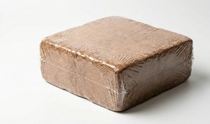 Bloque de Fibra de Coco 5kg 30 cm x 30 cm x 12 - 15 cm Alto en EC, sustrato de cultivo de coco confiable que favorece raíces fuertes y un crecimiento óptimo de las plantas - Product Image 4