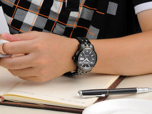 Montres de luxe sport et affaires, étanches, design couple, bracelet en acier inoxydable, alliage, verre à quartz, aiguilles, directement de l'usine - Product Image 3