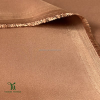 En stock 2025 nouveau 100% Polyester 100D * 100D 180gsm Imitation acétate Satin résistant aux rides tissu extensible pour robe de pyjama