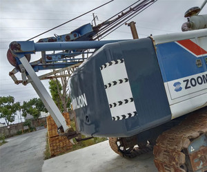 Grue sur chenilles Zoomlion QUY50 d'occasion, capacité 55 tonnes, marque chinoise, bon état, en stock, pompe de boîte de vitesses, vérin hydraulique Changjiang - Product Image 6