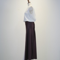 Jupe longue mi-mollet en satin taille haute pour femme, 80 % acétate, 20 % polyester, brillante, violet foncé, coupe trapèze