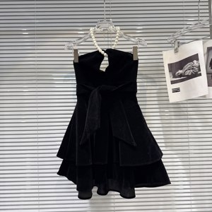 Fabrik-Großhandel Herbst-Winter Mini-Samtkleid Neuerscheinung Diablo Socialite Illusion Neckholder Perlenkette Rückenfrei - Product Image 1