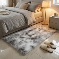Tapis moelleux en fausse peau de mouton moderne et doux Tapis en peluche en fausse fourrure à cheveux longs Chambre à coucher Chevet Décoration intérieure Tapis de sol en polyester