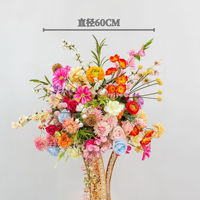 Kunstbloemen boogdecoratie roze oranje rood paars wit lichtblauw roos ranonkel madeliefje cosmos zijde bloemen achtergrond