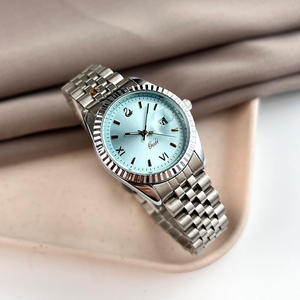 Montre Chic Rétro pour Femme avec Lunette Cannelée, Cadran Rond, Style Luxe, Mouvement Quartz - Product Image 1