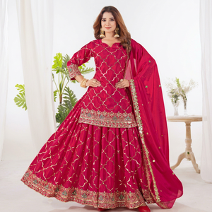 Ensemble Salwar Kameez moderne brodé pour femme, manches trois quarts, style Anarkali, avec dupatta réversible, idéal pour les fêtes et les mariages - Product Image 1