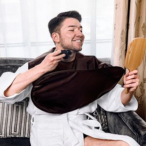 Venta al por mayor <span class=keywords><strong>de</strong></span> paños <span class=keywords><strong>de</strong></span> afeitar plegables y portátiles babero <span class=keywords><strong>de</strong></span> afeitar para hombres multiusos impermeable antiadherente capa <span class=keywords><strong>de</strong></span> barba - Product Image 4