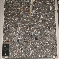 Carrelage en porcelaine effet marbre beige foncé, motifs marbre brun, prix des carreaux, carreaux 60x60 en porcelaine pour sol