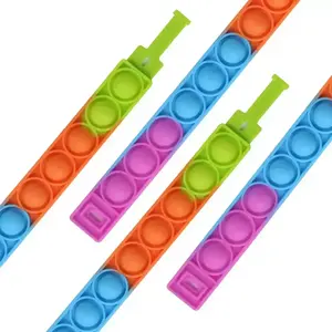 Vente en gros <span class=keywords><strong>pas</strong></span> <span class=keywords><strong>cher</strong></span> nouveauté silicone push pops <span class=keywords><strong>it</strong></span> fidgets jouet bracelet réglable multicolore soulagement du stress doigt presse bracelet jouet - Product Image 3