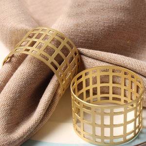 แหวนรัดผ้าเช็ดปากงานแต่งงานรูปใบไม้สไตล์อเมริกัน ทำจากเหล็ก ดีไซน์โปร่ง ทนทาน เป็นมิตรกับสิ่งแวดล้อม รับผลิตตามสั่ง ขายส่ง - Product Image 3