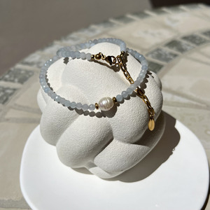 Collier ras-de-cou délicat pour femme en acier inoxydable avec perles de cristal d'aigue-marine de 4 mm <span class=keywords><strong>et</strong></span> une seule perle d'eau douce - Product Image 4