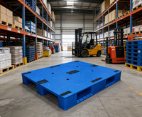 Palettes en plastique industrielles Huidu robustes à 3 roues, en PEHD recyclé, bleues, fermées, hygiéniques, à 4 entrées, L-L96, 0,5t