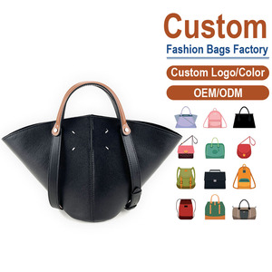 Sac bandoulière en cuir pleine fleur en forme d'éventail – Finition grain de litchi naturel |   Frais et polyvalent |   Parfait pour le printemps et l'été - Product Image 1