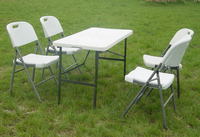 Table rectangulaire en plastique blanche de 4 pieds pour l'extérieur Table de banquet en plastique non pliante au milieu