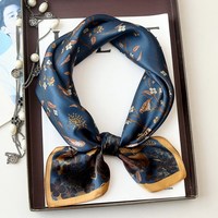 Foulard carré 100% soie de mûrier, matière soyeuse et lisse, accessoire polyvalent pour femme, châle pour le cou et la tête, décoration de sac