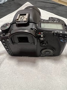 <span class=keywords><strong>Appareil</strong></span> <span class=keywords><strong>photo</strong></span> <span class=keywords><strong>numérique</strong></span> Canon 7D 90 % neuf avec objectif 18-135 mm, 18 MP, Full HD - Product Image 3