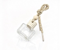 Vente en gros de flacons diffuseurs de parfum pour voiture en verre de 6,5 ml, flacon de parfum suspendu pour voiture avec bouchon à vis en bois