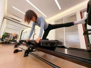<span class=keywords><strong>Reformer</strong></span> Pilates en aluminium commercial, <span class=keywords><strong>reformer</strong></span> Pilates noir, machine de <span class=keywords><strong>reformer</strong></span> Pilates, utilisation en studio de gym - Product Image 1