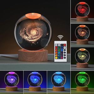 Boule de cristal laser 16 couleurs 4 modes d'éclairage Ours Cerf Voie lactée Saturne avec base en bois et télécommande MH-Q0263 - Product Image 6