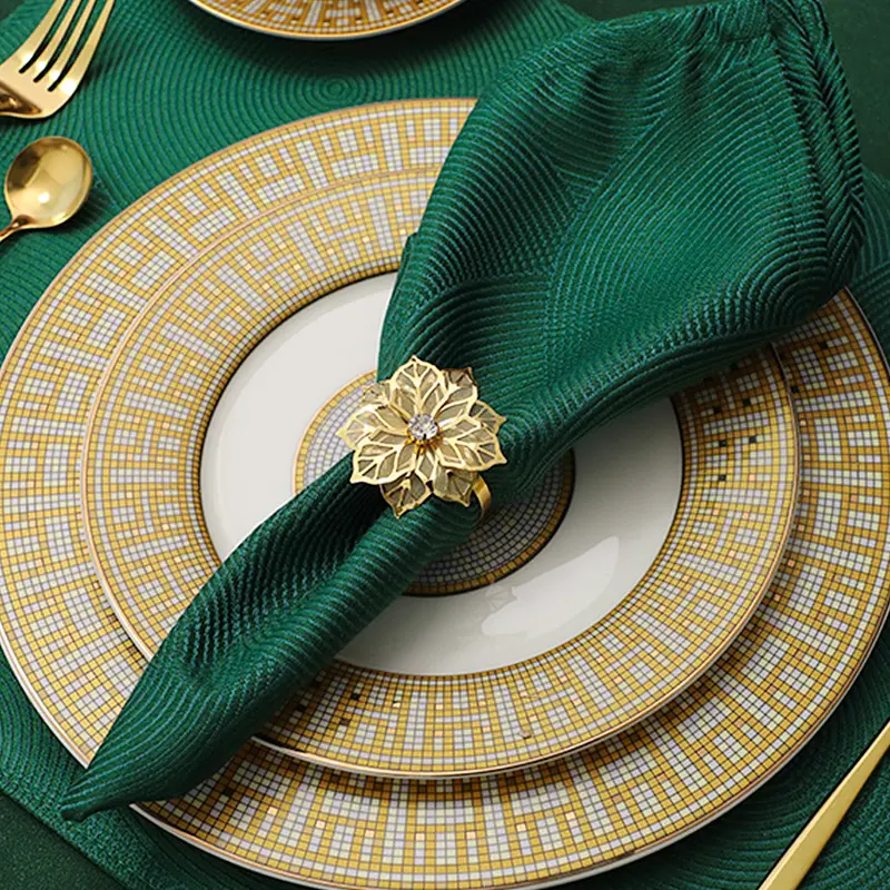 Servilletero de aleación Flor Diseño de diamantes de imitación Toalla Servilleteros Hebilla Titulares Boda Fiesta Cena Decoración de mesa