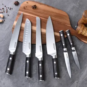 طقم سكاكين طاهٍ فائقة الحدة للمطبخ مكونة من 6 قطع من الفولاذ المقاوم للصدأ والكربون العالي مع مقبض من الخشب البراق