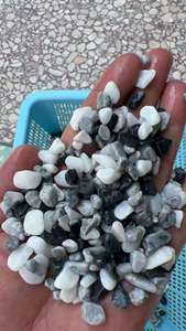 Puces <span class=keywords><strong>de</strong></span> pierre <span class=keywords><strong>de</strong></span> rivière lavées naturelles écologiques pour la voie <span class=keywords><strong>de</strong></span> jardin et l'artisanat d'art <span class=keywords><strong>de</strong></span> bricolage - Product Image 5