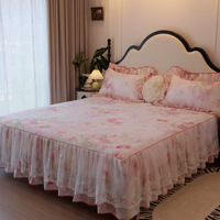 Ensemble de jupe de lit en coton rose doux avec dentelle florale fraise et volants, couvre-lit avec passepoil rouge, ensemble de literie 3 pièces