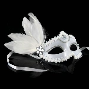 Masques de carnaval de plumes de festival pour Mardi Gras et défilé et événement fantastique et fête à thème - Product Image 1
