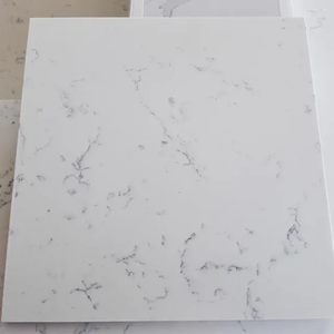 Dalle de pierre artificielle en quartz blanc de style marbre moderne HIC Surface d'ingénierie pour les comptoirs de vanité de salle de bain d'hôtel et les dessus de table - Product Image 2