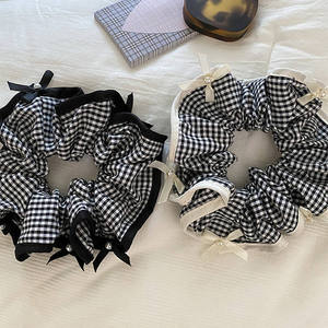 Arc à carreaux noir et blanc vintage coréen avec grand bandeau pour cheveux - Product Image 2