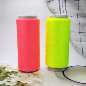 Fil à tricoter et à tisser 100% polyester teint, fil en gros pour l'usine, fil pour la couture, tissu de vêtement, couleur personnalisée - Product Image 1