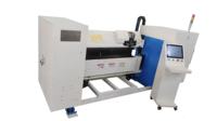 Machine de pliage CNC. Traitement de la tôle. Machine de pliage semi-automatique. Traitement de l'acier inoxydable.